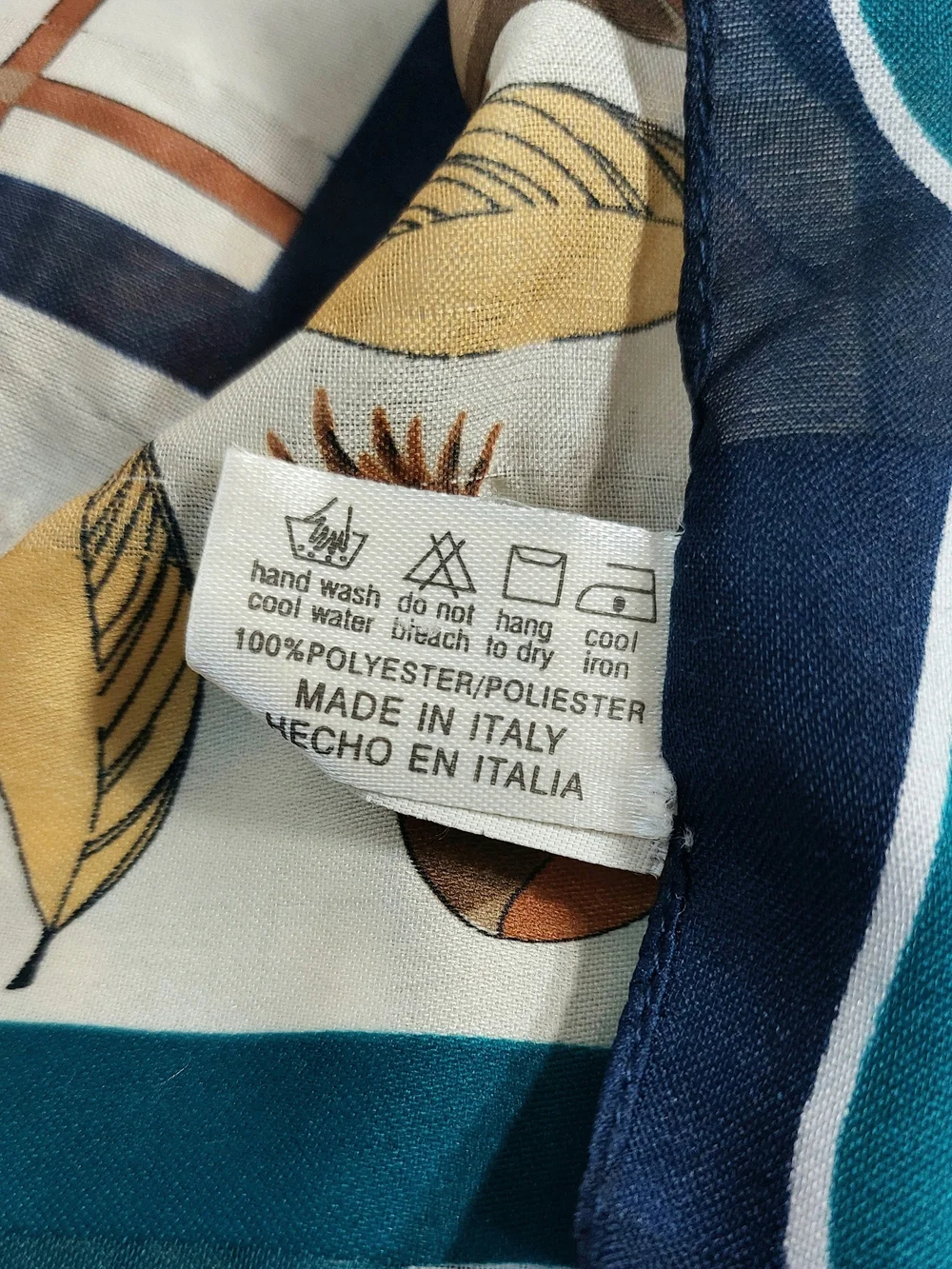 Lightweight Hedgehog Fall Print Polyester Scarf Wrap - Blue & Cream